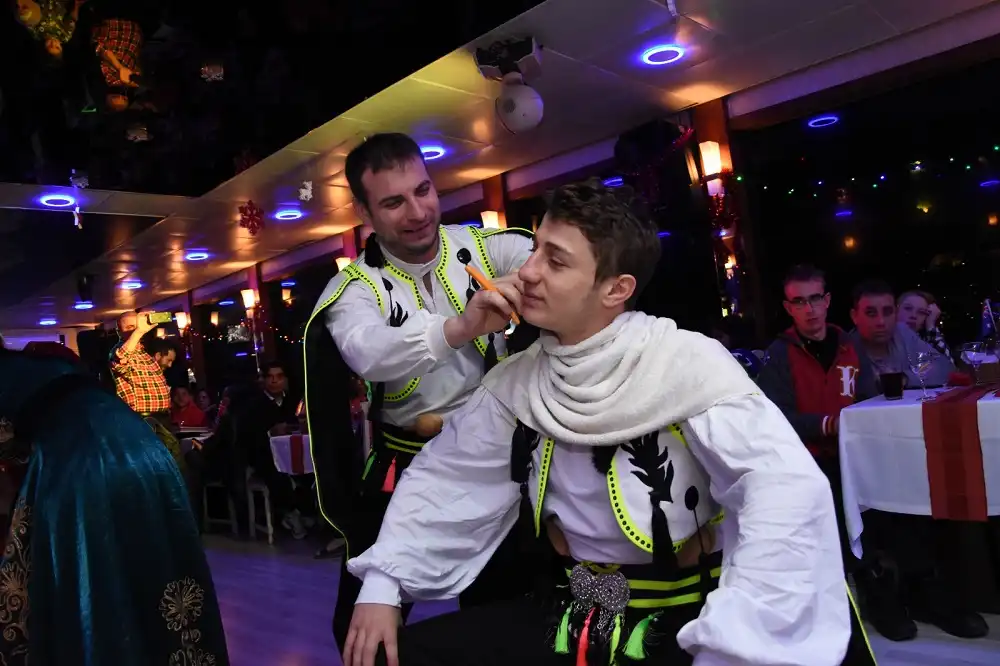 turkish-night-show-and-dinner-cruise-19.webp