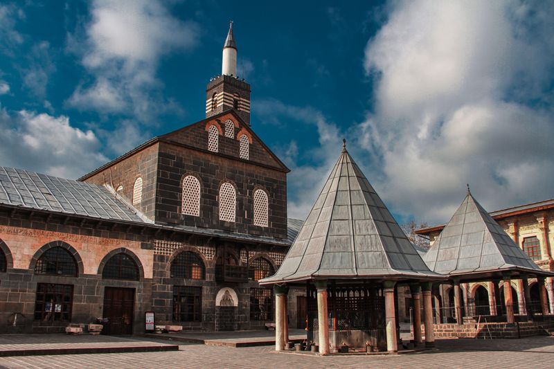 Fifth Day Diyarbakır: Walls, Mosques, Caravanserais & Bridges