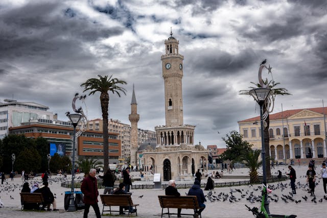 Izmir Clock Tower.jpg